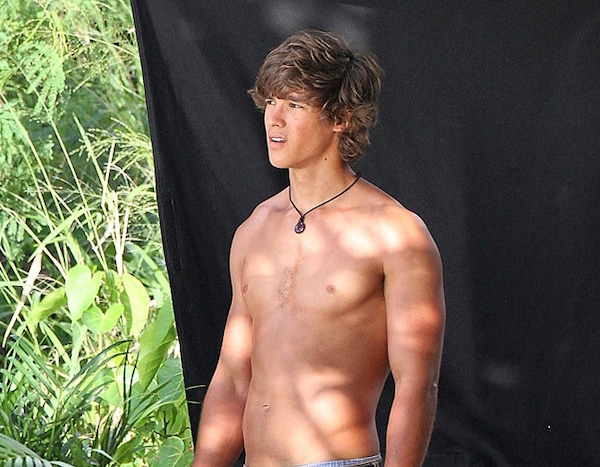 Brenton Thwaites Shirtless Brenton Thwaites Inthe Blue Lagoon